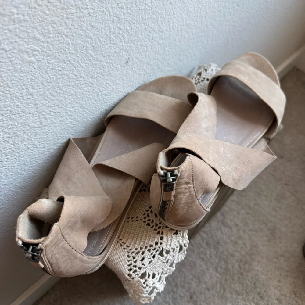 Eileen Fisher Barley Wedge Gray Leather Sandals size 9.5 - Picture 4 of 6